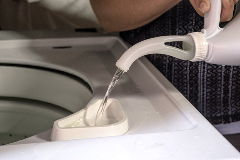 How to easily pour bleach into your washing machine